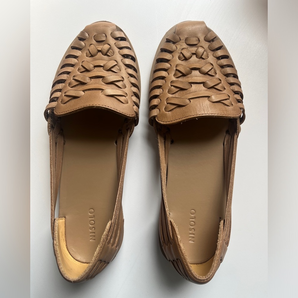 New in box Nisolo Huarache Sandal Size 7 in Almond